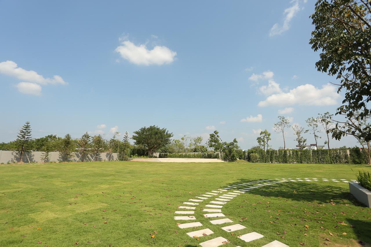 Navela Hotel & Convention Ratchaburi Kültér fotó